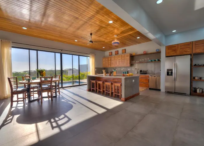 Casa Ojos Azules, Nosara. New Listing Сasa de vacaciones