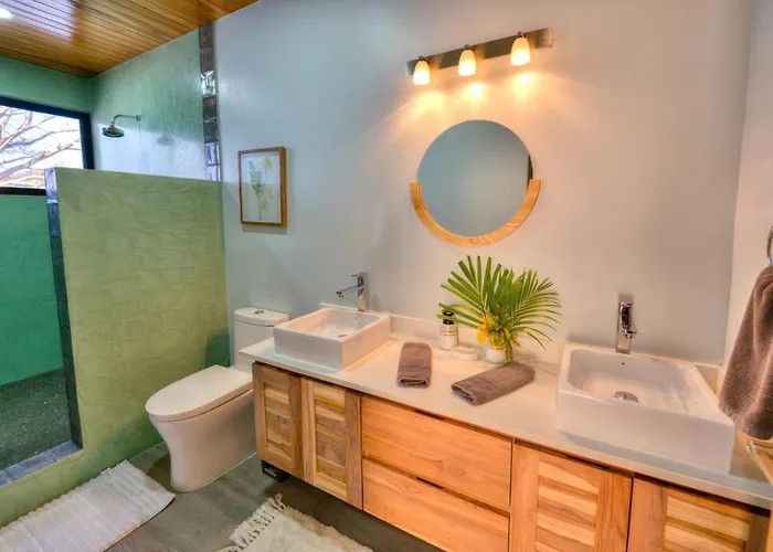 Casa Ojos Azules, Nosara. New Listing Сasa de vacaciones *